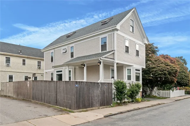 $4,400 | 28 Rhode Island Avenue, Newport, RI 02840