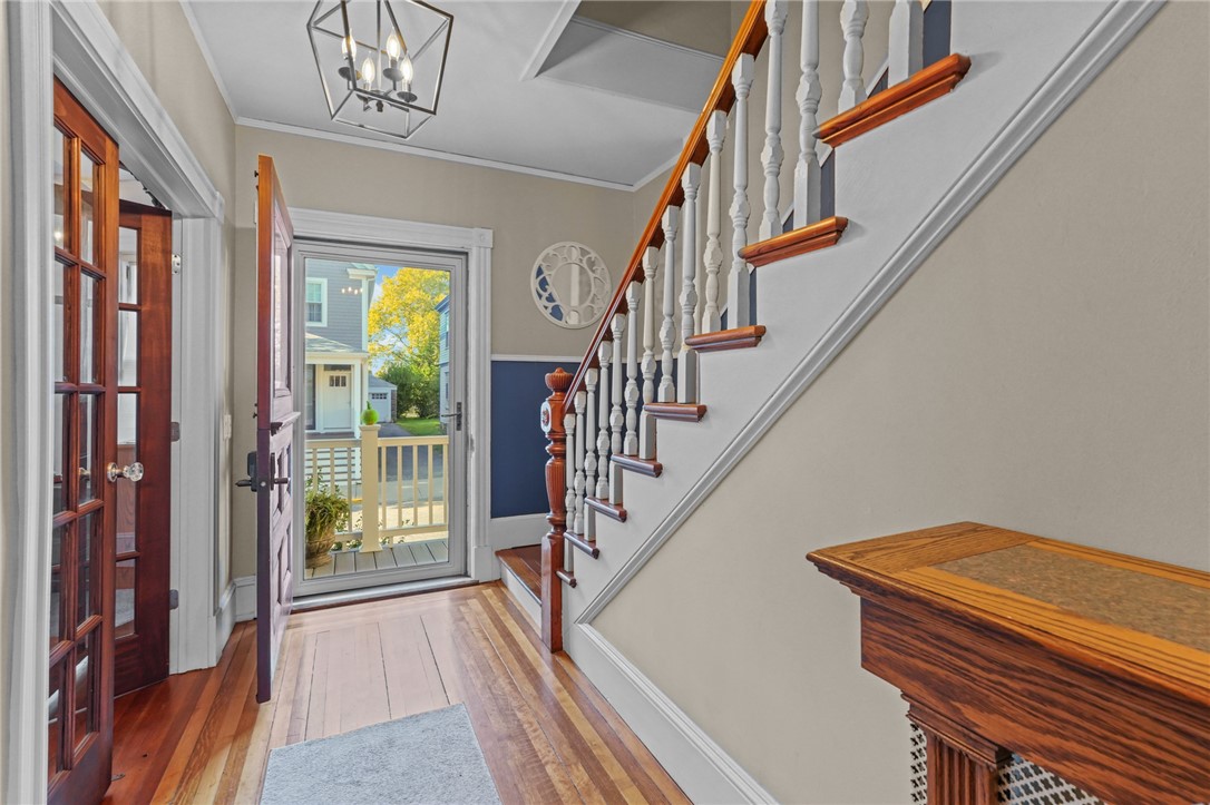 28 Rhode Island Avenue Newport, RI 02840 - Photo 5 of 47