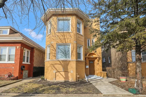 $570,000 | 5955 South Whipple Street, Chicago, IL 60629