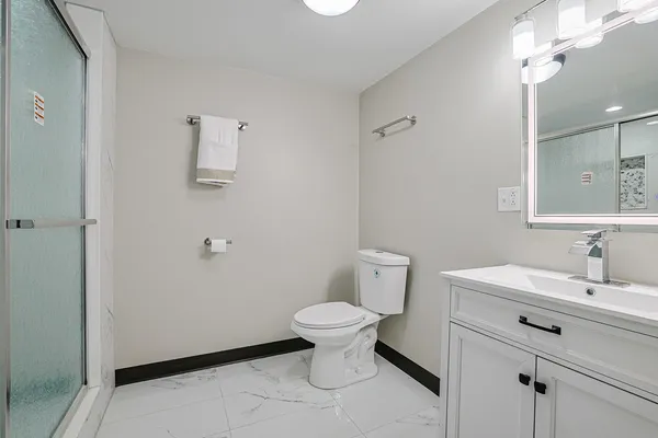 $560,000 | 5955 South Whipple Street, Chicago, IL 60629