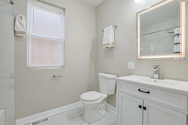 $560,000 | 5955 South Whipple Street, Chicago, IL 60629
