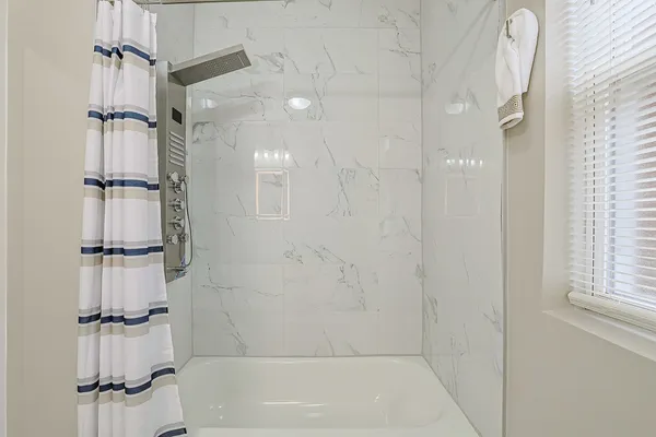 $560,000 | 5955 South Whipple Street, Chicago, IL 60629