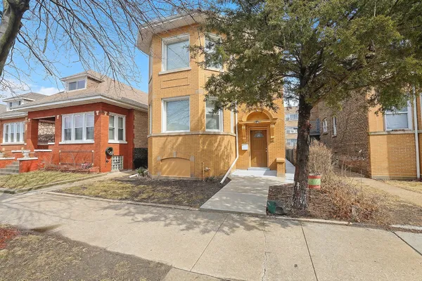 $560,000 | 5955 South Whipple Street, Chicago, IL 60629
