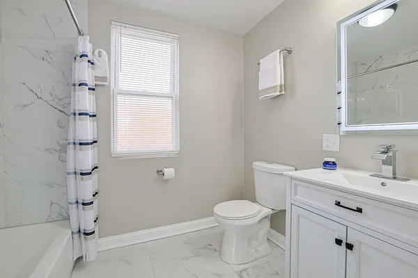 $560,000 | 5955 South Whipple Street, Chicago, IL 60629