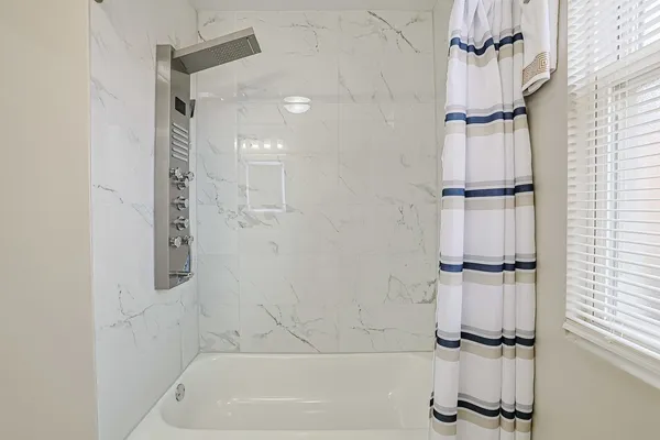 $560,000 | 5955 South Whipple Street, Chicago, IL 60629