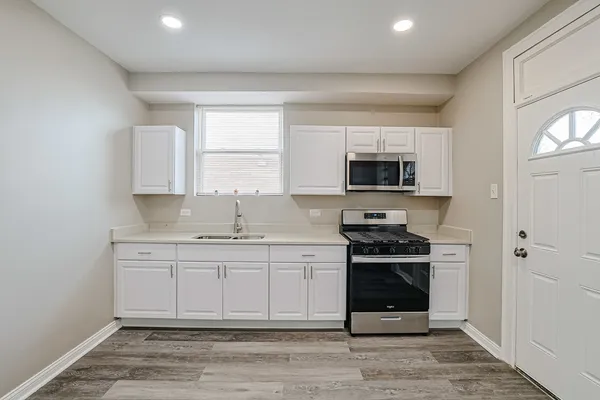 $560,000 | 5955 South Whipple Street, Chicago, IL 60629