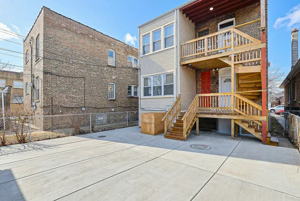 $560,000 | 5955 South Whipple Street, Chicago, IL 60629