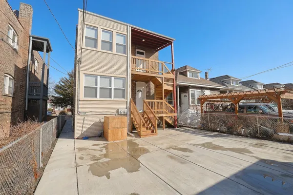 $560,000 | 5955 South Whipple Street, Chicago, IL 60629