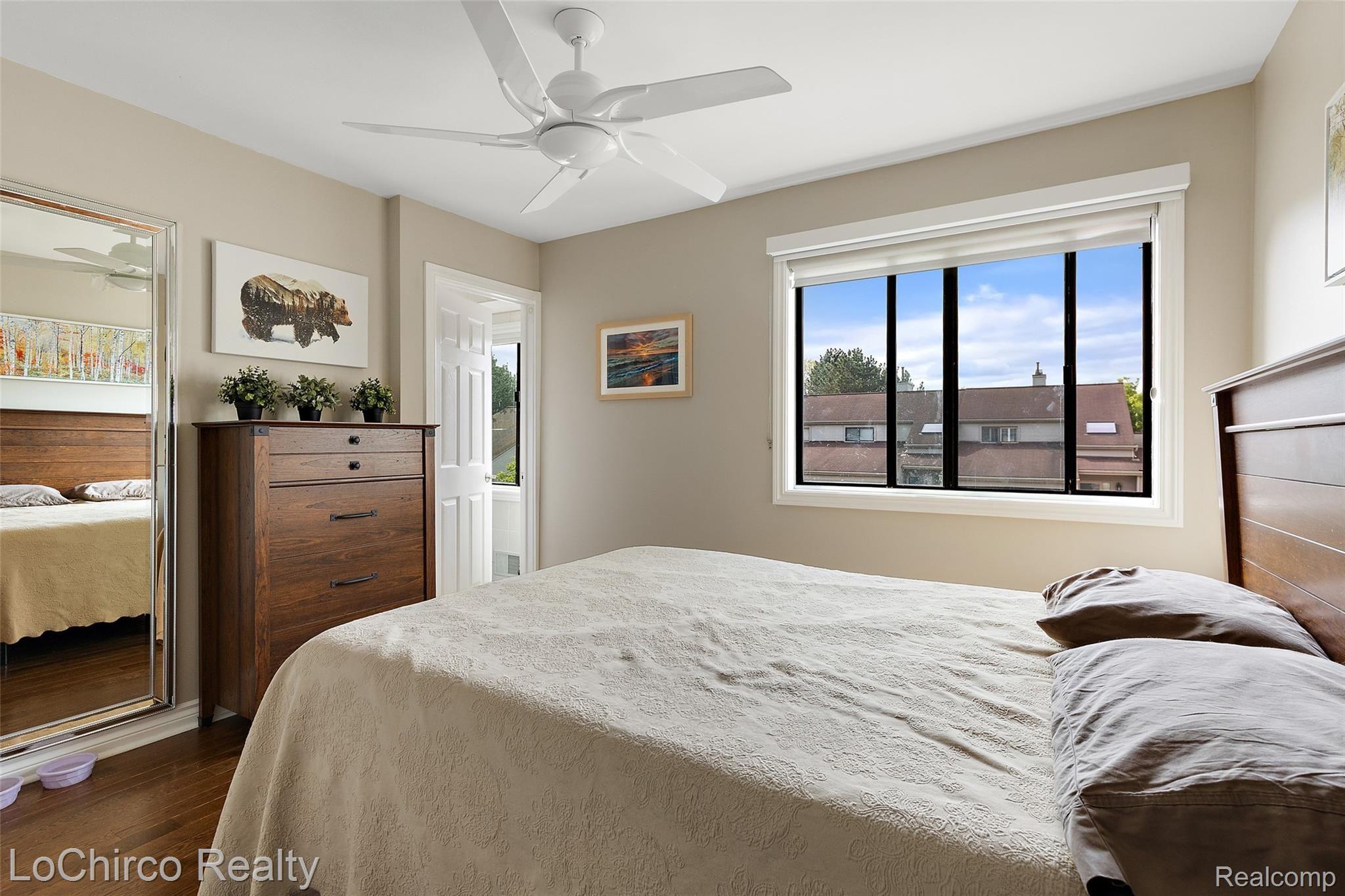 609 Cheshire Court Rochester, MI 48307 - Photo 23 of 32 609 Cheshire Ct-25.jpg