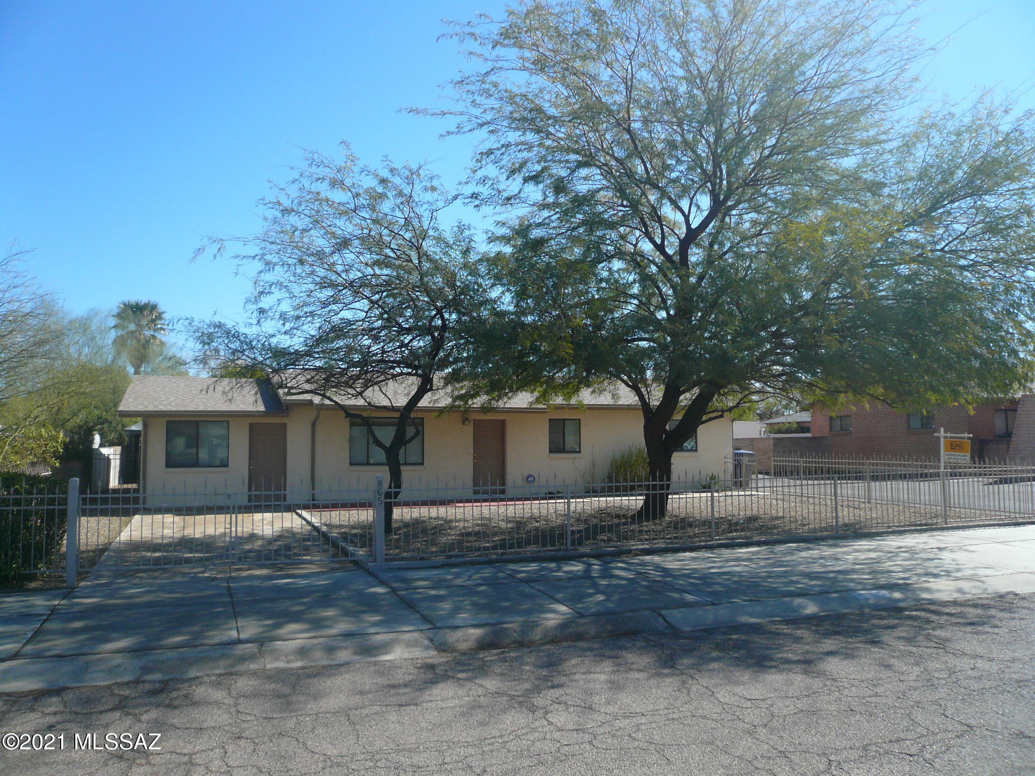 865 South Craycroft Road Tucson, AZ 85711 - Photo 1 of 20 Gallery Image 1