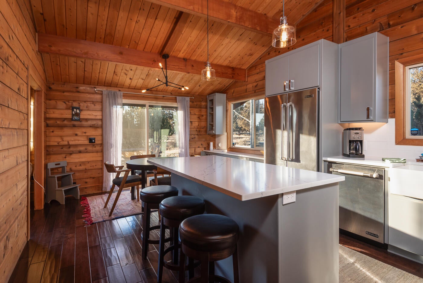 18955 Pinehurst Road Bend, OR 97703 - Photo 11 of 39 Pinehurst_Chris-41