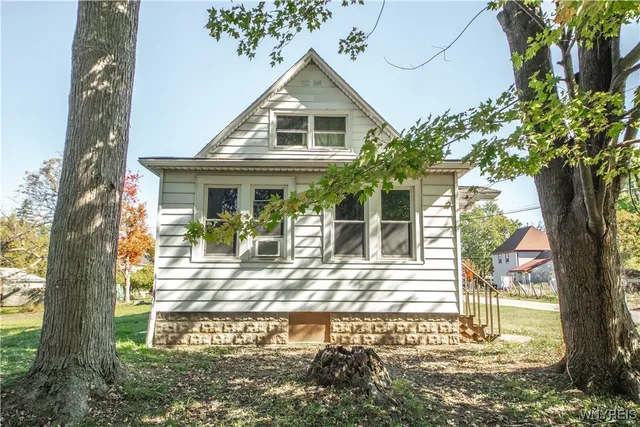 $899,000 | 1 Wendel Street, Lancaster, NY 14043