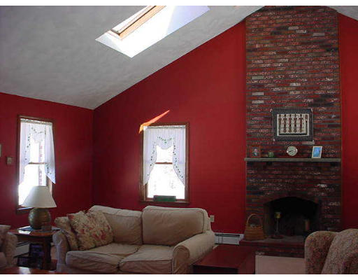 14 Natalie Road Chelmsford, MA 01824 - Photo 5 of 11 Gallery Image 5