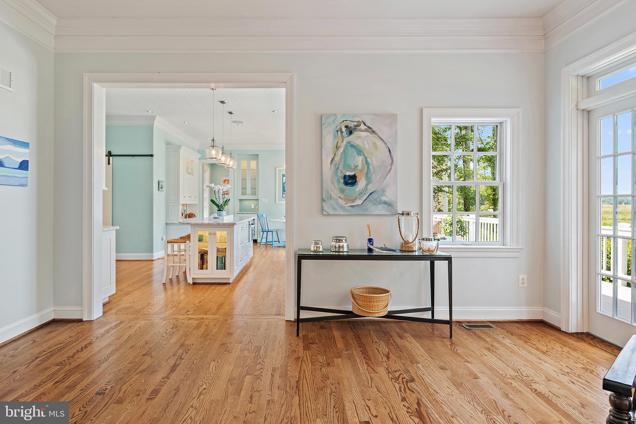 1307 Beachview Road Annapolis, MD 21403 - Photo 29 of 111 a living room with furniture and a wooden floor