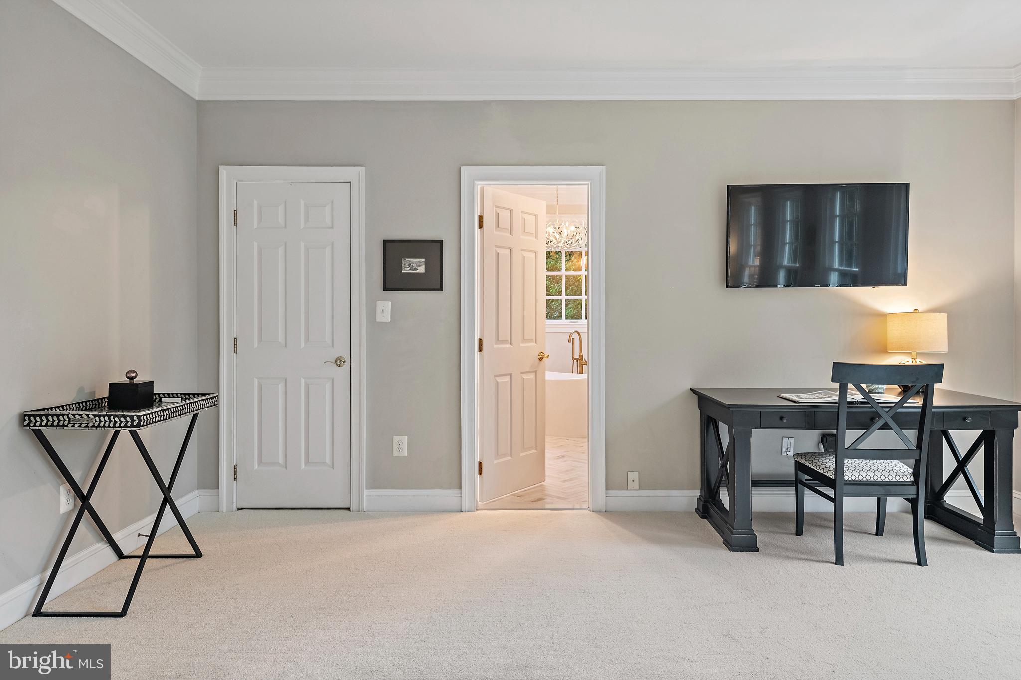 1307 Beachview Road Annapolis, MD 21403 - Photo 56 of 111 a view of a livingroom with furniture and a way to kitchen