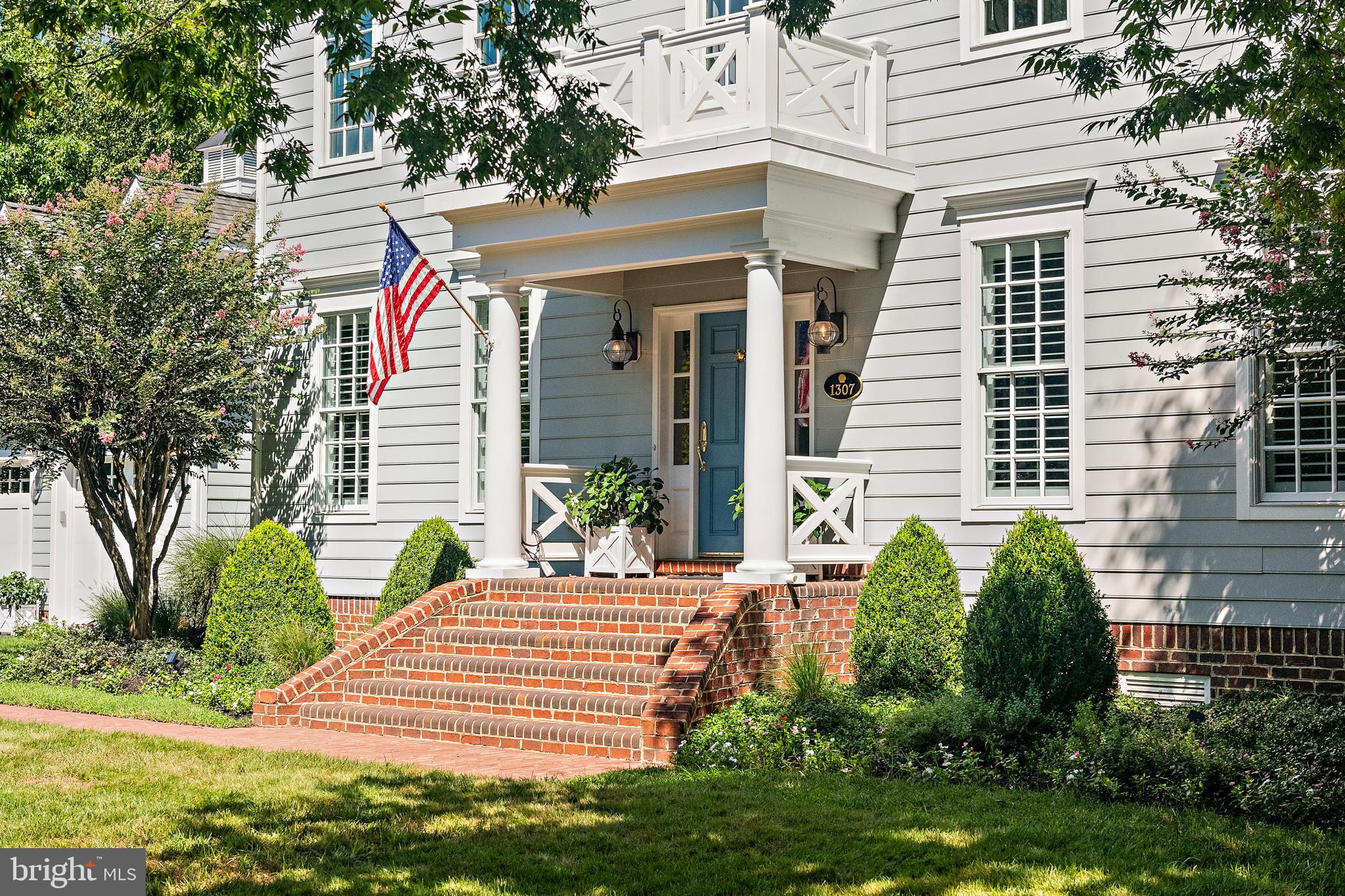 1307 Beachview Road Annapolis, MD 21403 - Photo 97 of 111 a front view of a house with garden
