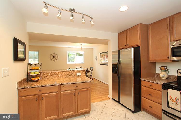 4112 Highview Drive Silver Spring, MD 20906 - Photo 13 of 30 Stainless steel appliances