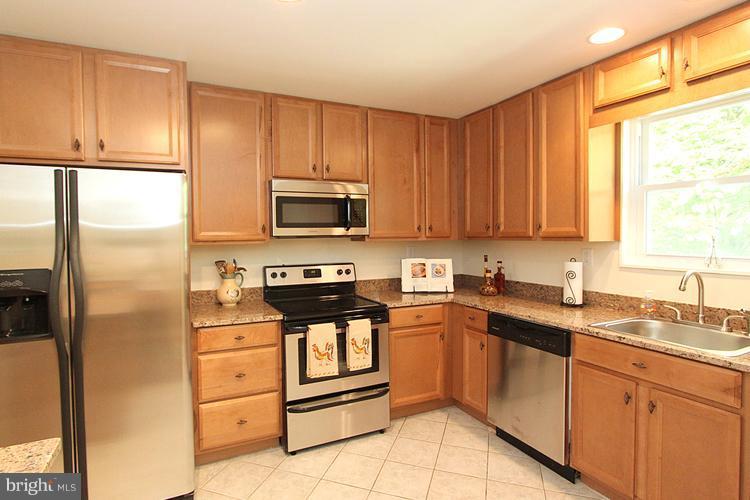 4112 Highview Drive Silver Spring, MD 20906 - Photo 5 of 30 Completely renovated kitchen