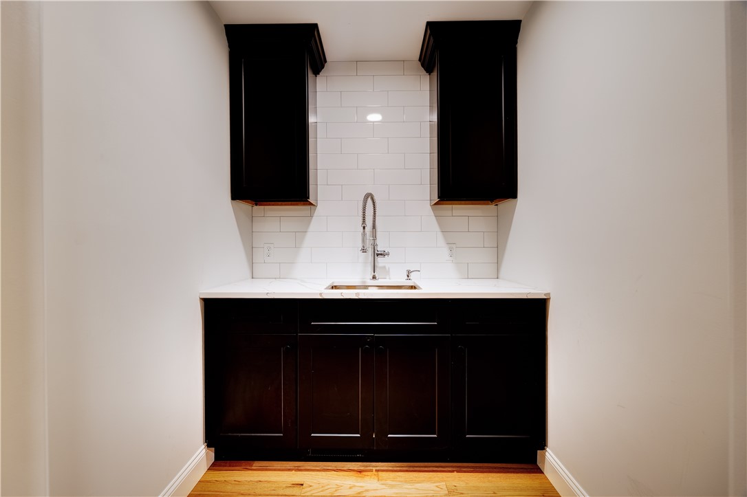 226 St Louis Avenue Woonsocket, RI 02895 - Photo 11 of 37