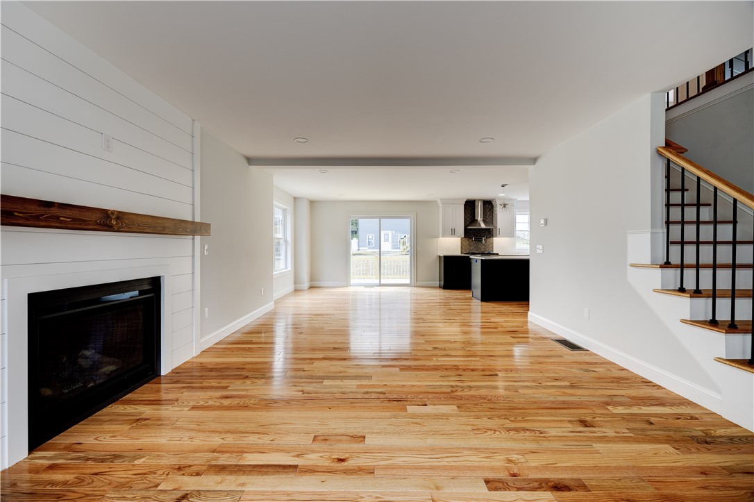 226 St Louis Avenue Woonsocket, RI 02895 - Photo 5 of 37