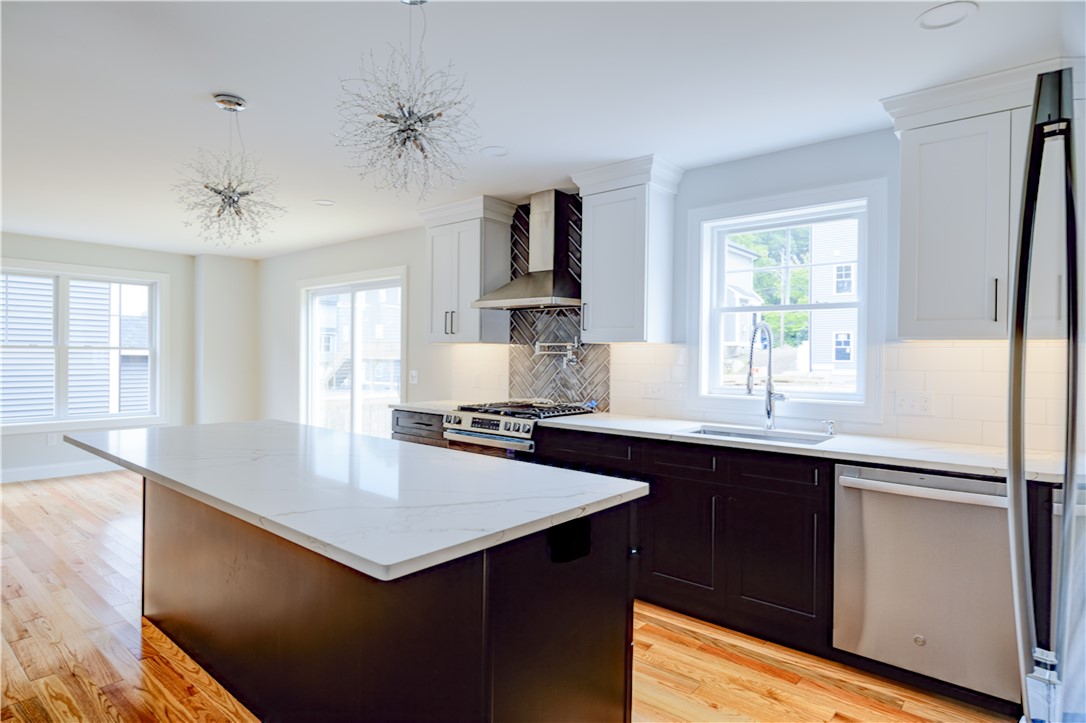 226 St Louis Avenue Woonsocket, RI 02895 - Photo 8 of 37