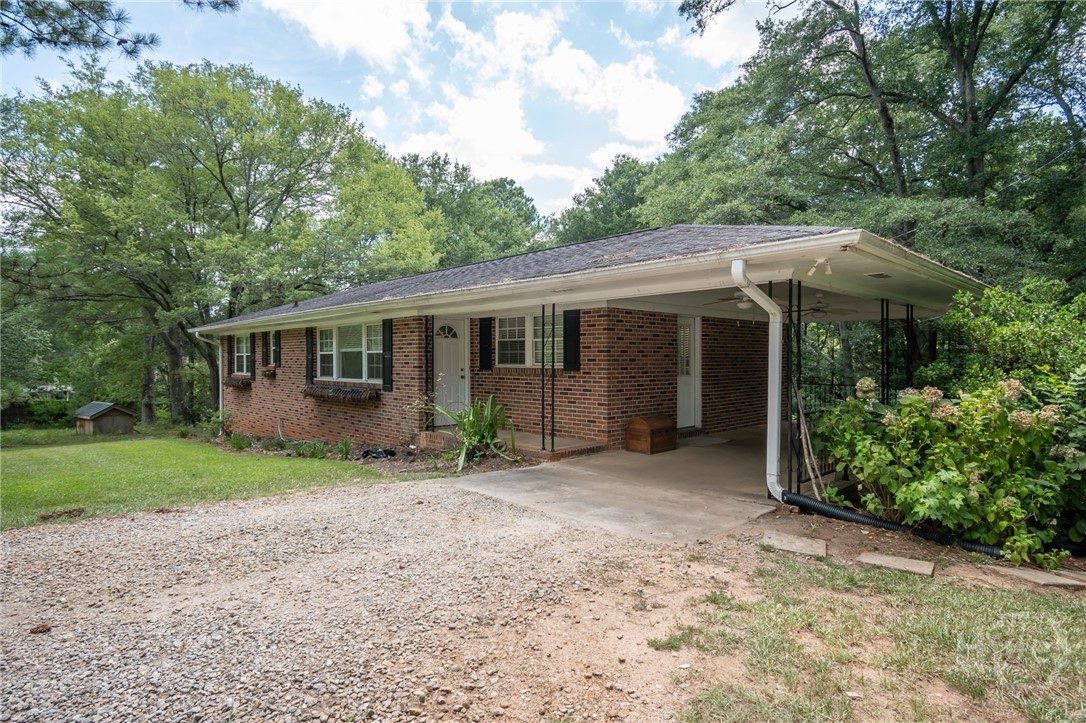 211 Plantation Road Bishop, GA 30621 - Photo 2 of 46