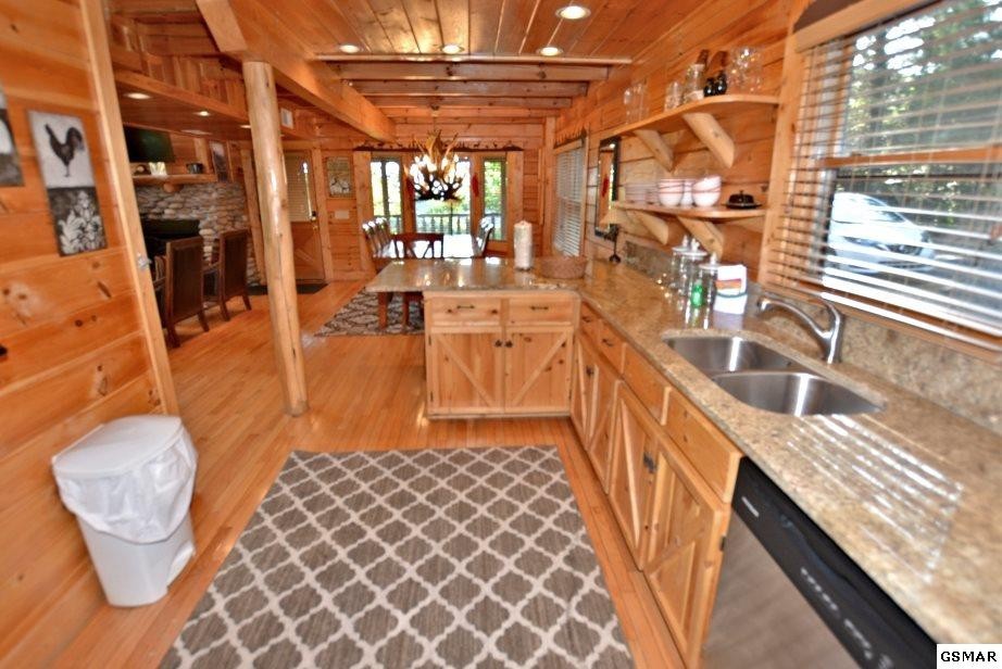 3535 Carsons Ridge Way, Unit LOSTTEXAN Sevierville, TN 37862 - Photo 7 of 32 Gallery Image 7