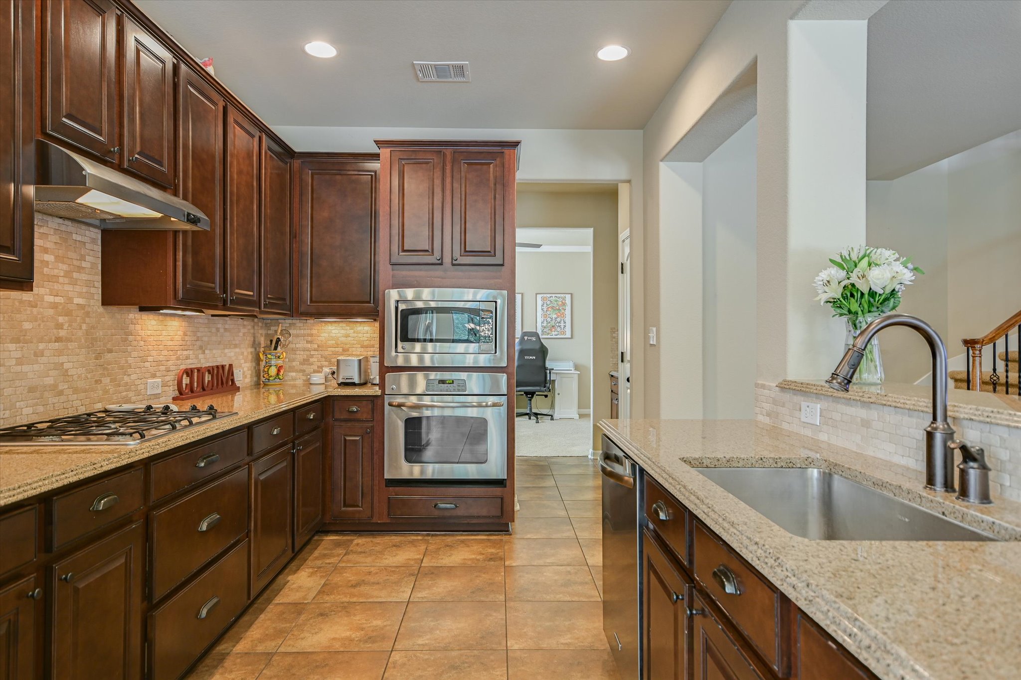 12312 Montclair Bend Austin, TX 78732 - Photo 10 of 40