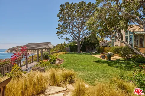$28,500,000 | 28980 Cliffside Drive, Malibu, CA 90265