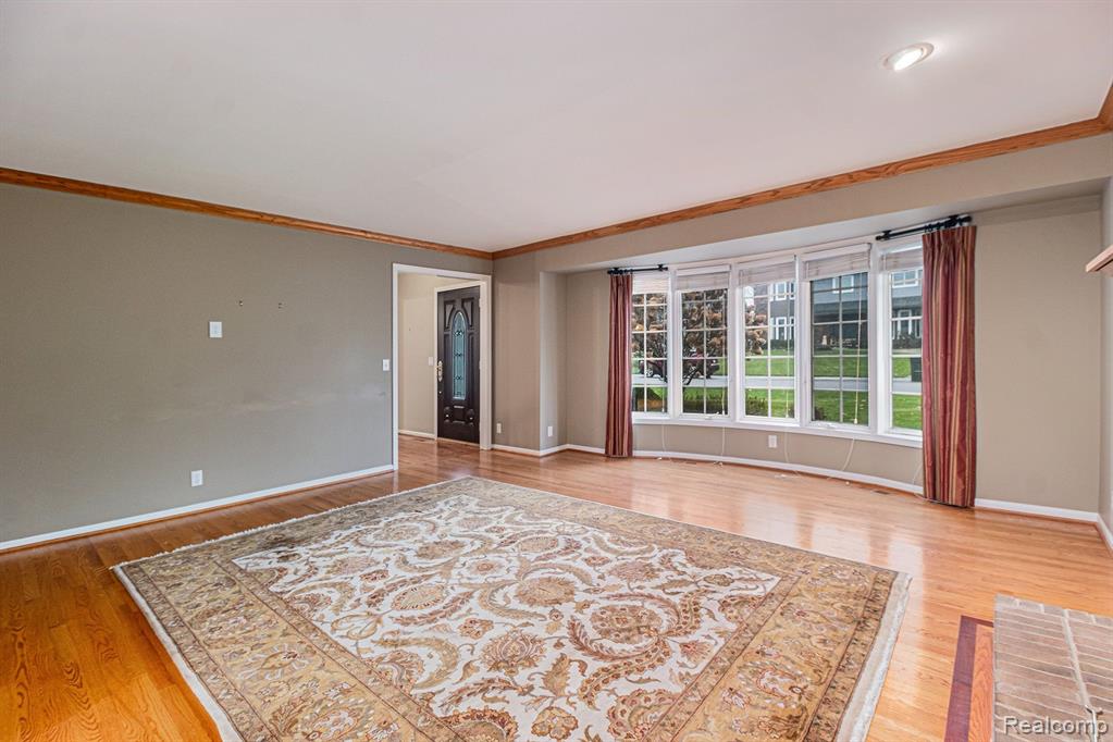 822 Augusta Drive Rochester Hills, MI 48309 - Photo 9 of 35