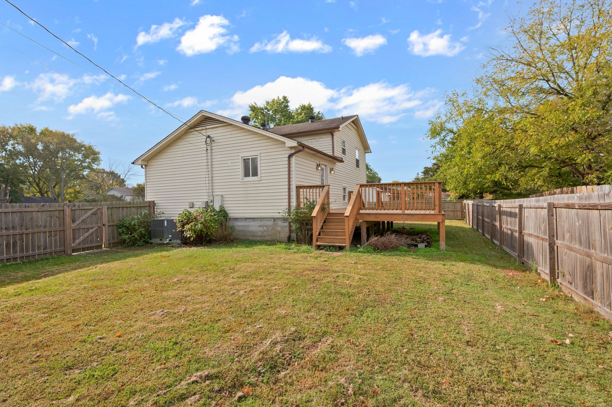 135 Grenadier Drive Franklin, TN 37064 - Photo 26 of 27 a house view with a garden space