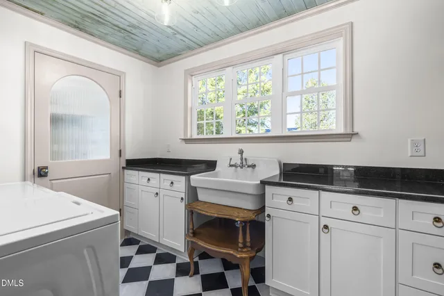 $599,999 | 203 West W Blanche Street Street, Clayton, NC 27520