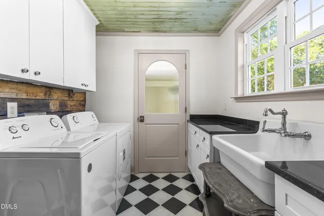 $599,999 | 203 West W Blanche Street Street, Clayton, NC 27520