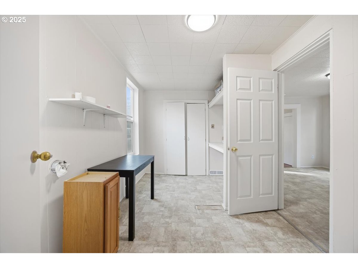 606 Southwest 2nd Street Pendleton, OR 97801 - Photo 11 of 21