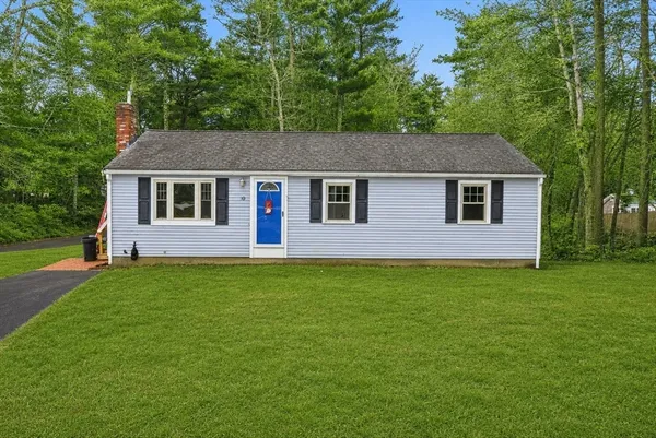 a view of outdoor space yard and front view of a house