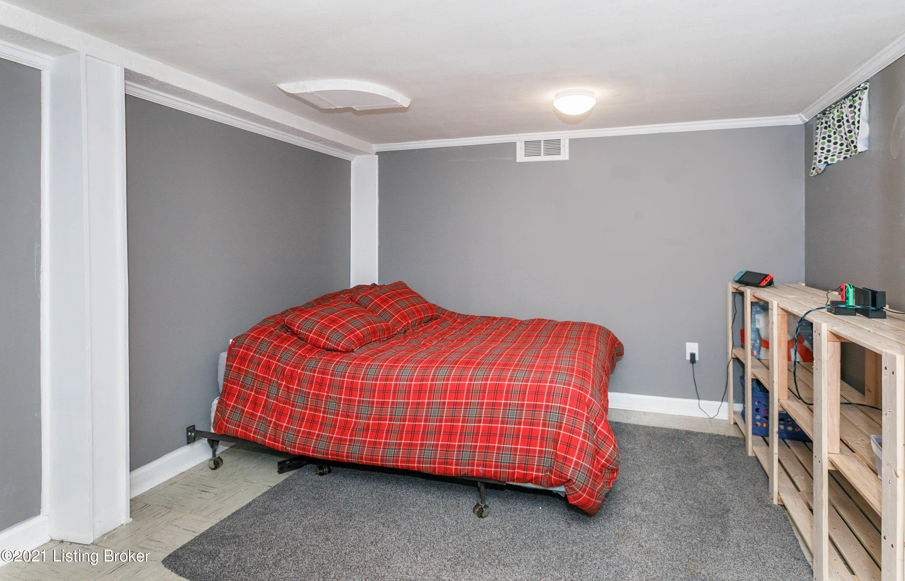 3717 Chevy Chase Road Louisville, KY 40218 - Photo 30 of 37 Office room