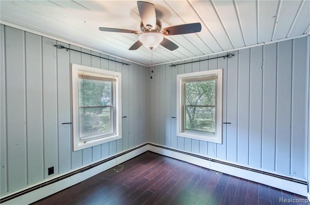 5139 Reymont Road Waterford, MI 48327 - Photo 10 of 27