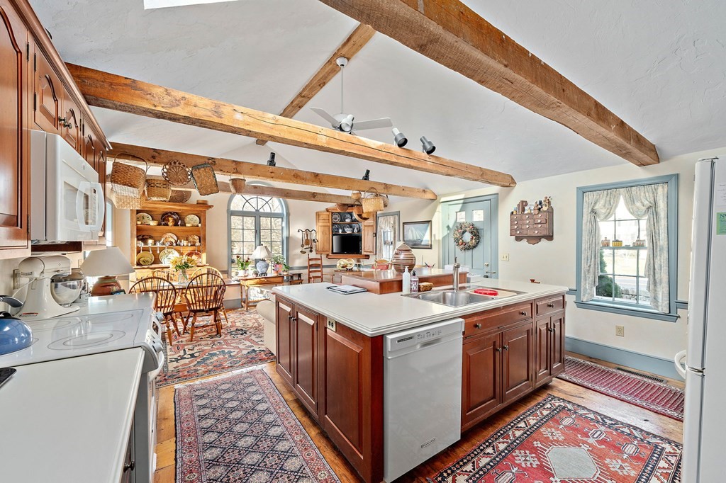 662 Main Street Hanover, MA 02339 - Photo 6 of 42 Gallery Image 6
