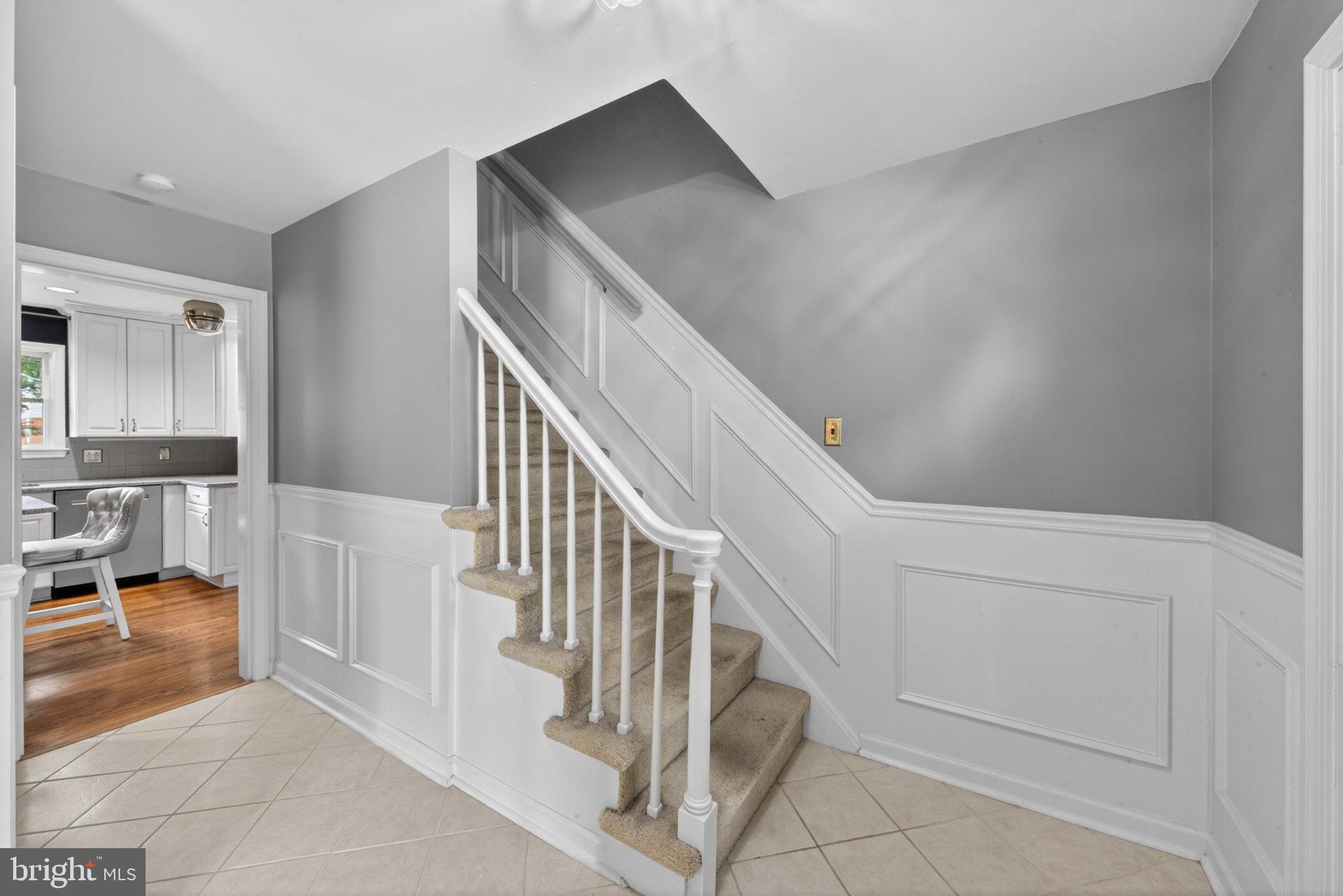 1020 Jeffrey Road Wilmington, DE 19810 - Photo 10 of 108 Elegant entryway with classic charm.