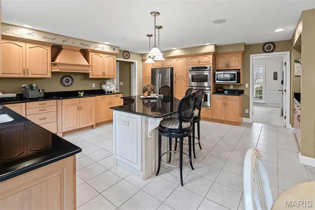 $775,000 | 15 Sandpiper Drive, Shiloh, IL 62221