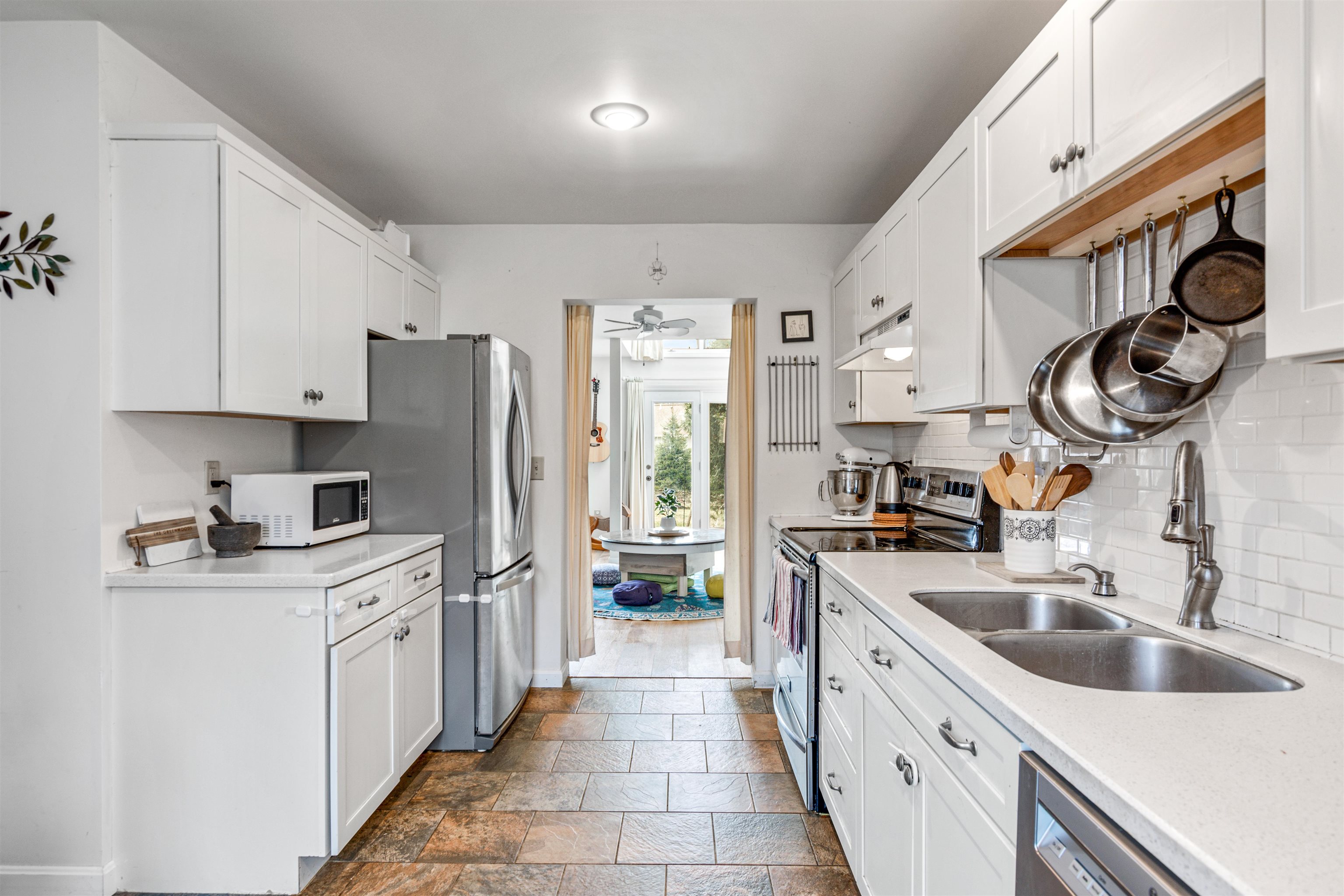41 Cumberland Road, Unit 3 Burlington, VT 05408 - Photo 6 of 38 Gallery Image 6