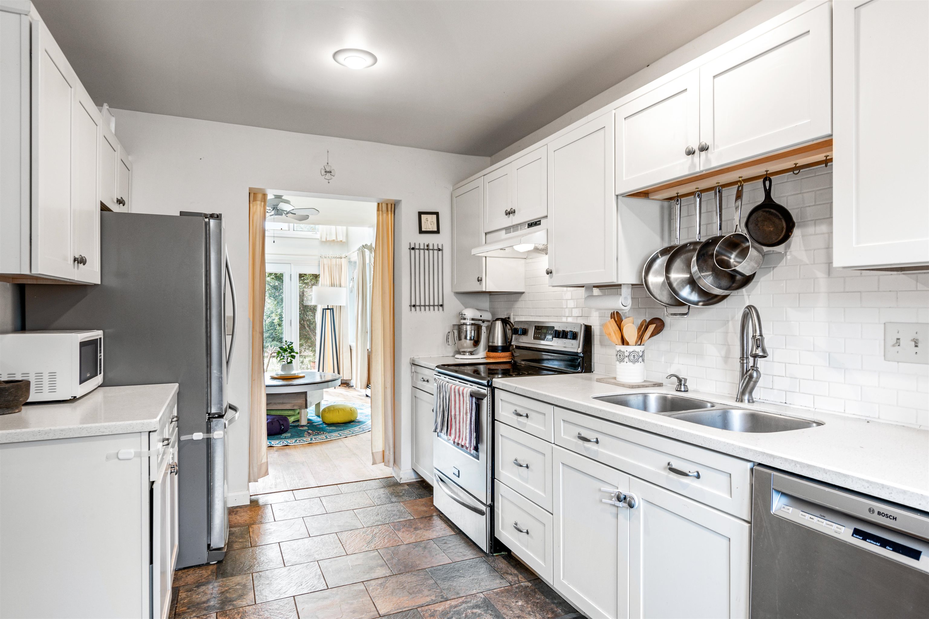 41 Cumberland Road, Unit 3 Burlington, VT 05408 - Photo 7 of 38 Gallery Image 7