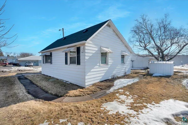 $190,000 | 3914 Grand Avenue, Duluth, MN 55807