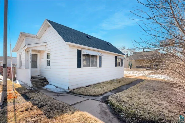 $190,000 | 3914 Grand Avenue, Duluth, MN 55807
