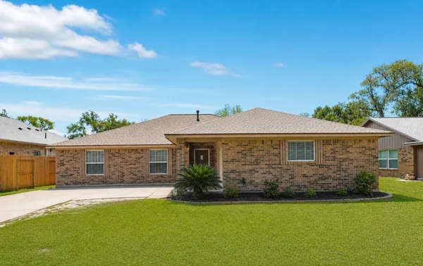 $262,000 | 305 Freeman Boulevard, West Columbia, TX 77486