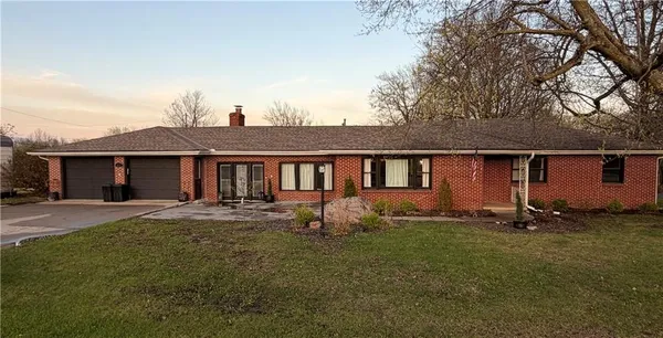$344,900 | 411 South Hillcrest Drive, Maysville, MO 64469