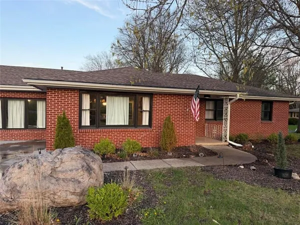 $344,900 | 411 South Hillcrest Drive, Maysville, MO 64469