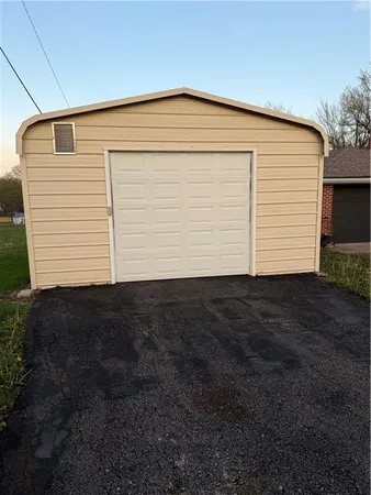 $344,900 | 411 South Hillcrest Drive, Maysville, MO 64469
