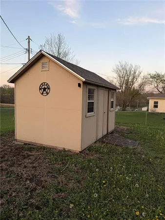 $344,900 | 411 South Hillcrest Drive, Maysville, MO 64469