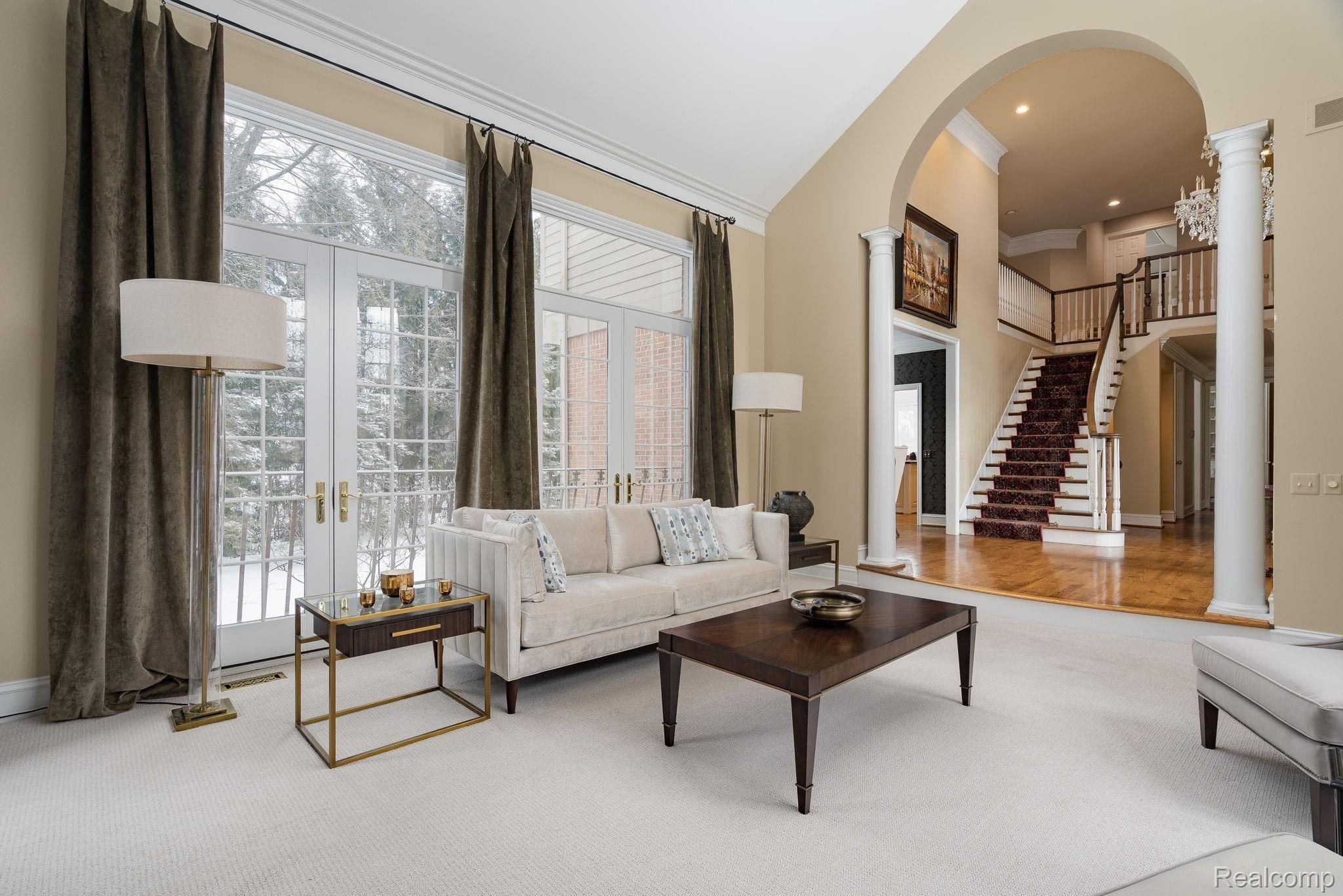 3960 Oak Pointe Court Rochester, MI 48306 - Photo 9 of 55 13-web-or-mls-3960-Oak-Pointe-Ct-13.jpg
